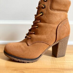 Tan Heeled Lace-Up Boots with Chunky Heel